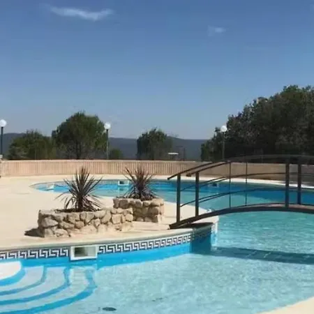 Camping Confortable Avec Terrasse - 5 Pers. - Api-1-52-2012 Les Mages