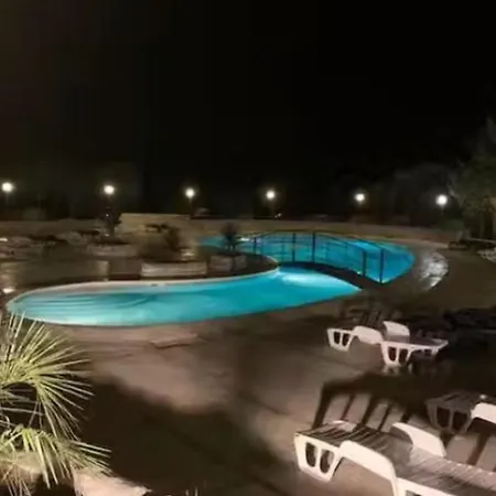 Camping Confortable Avec Terrasse - 5 Pers. - Api-1-52-2012 Les Mages