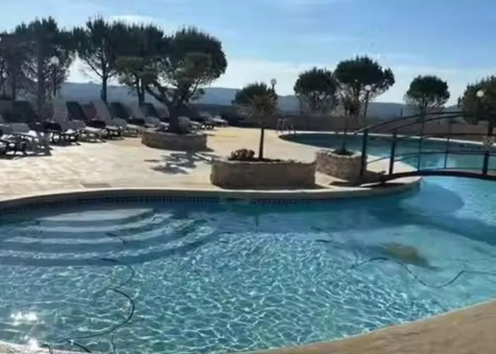 Confortable Avec Terrasse - 5 Pers. - Api-1-52-2012 Camping
